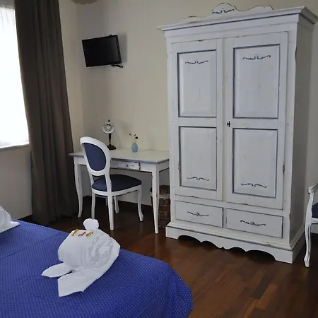 ベッド・アンド・ブレックファスト Stupor Mundi