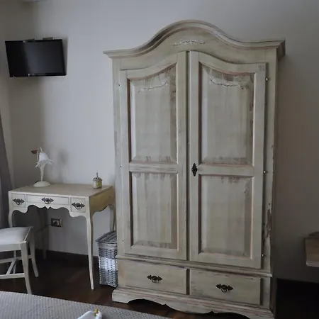 ベッド・アンド・ブレックファスト Stupor Mundi